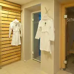 Alpenland Otel 4*