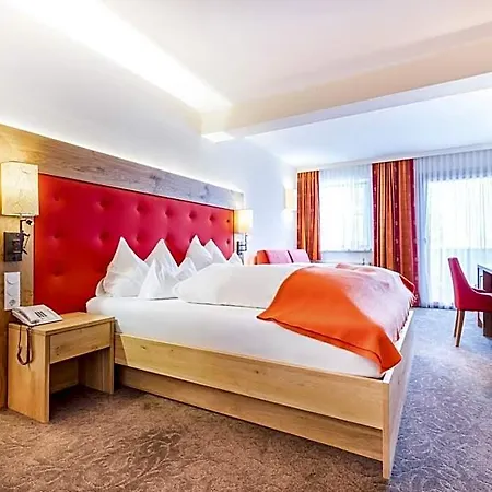 Hotel Alpenland 4*